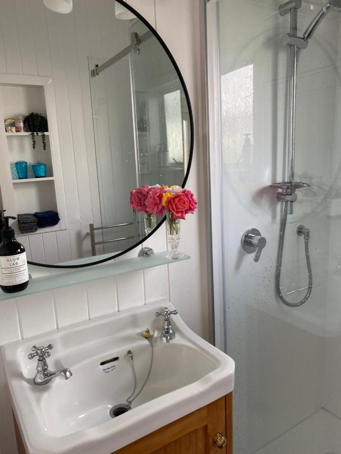 Wee Blue Bnb- Central Cosy Villa Timaru Ngoại thất bức ảnh