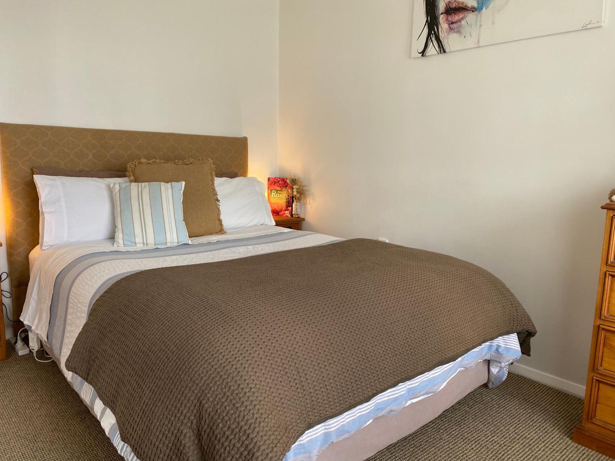 Wee Blue Bnb- Central Cosy Villa Timaru Ngoại thất bức ảnh